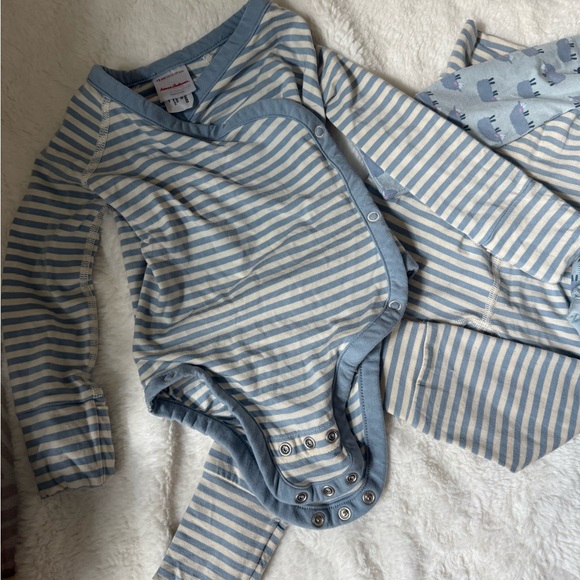 Hanna Andersson 🐑 Baby Layette Wrap Tops (2) & Wiggle Pants (1) in HannaSoft™ - Picture 3 of 6